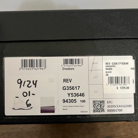 CHANEL
**SOLD** Velvet Calfskin Mixed Fibers CC Sneakers Black 36 - Picture 12 of 15